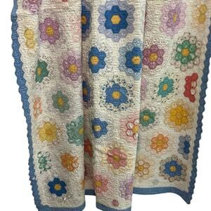 Vtg Grandmother's Flower Garden quilt hexagons flower pattern likely 30’s/40’s,